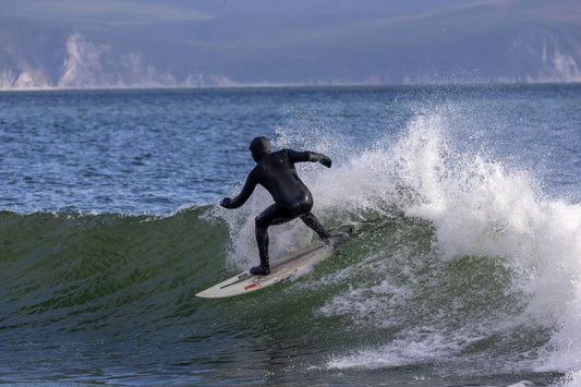 What Thickness of Wetsuit Do You Need for Surfing Los Angeles All Year?