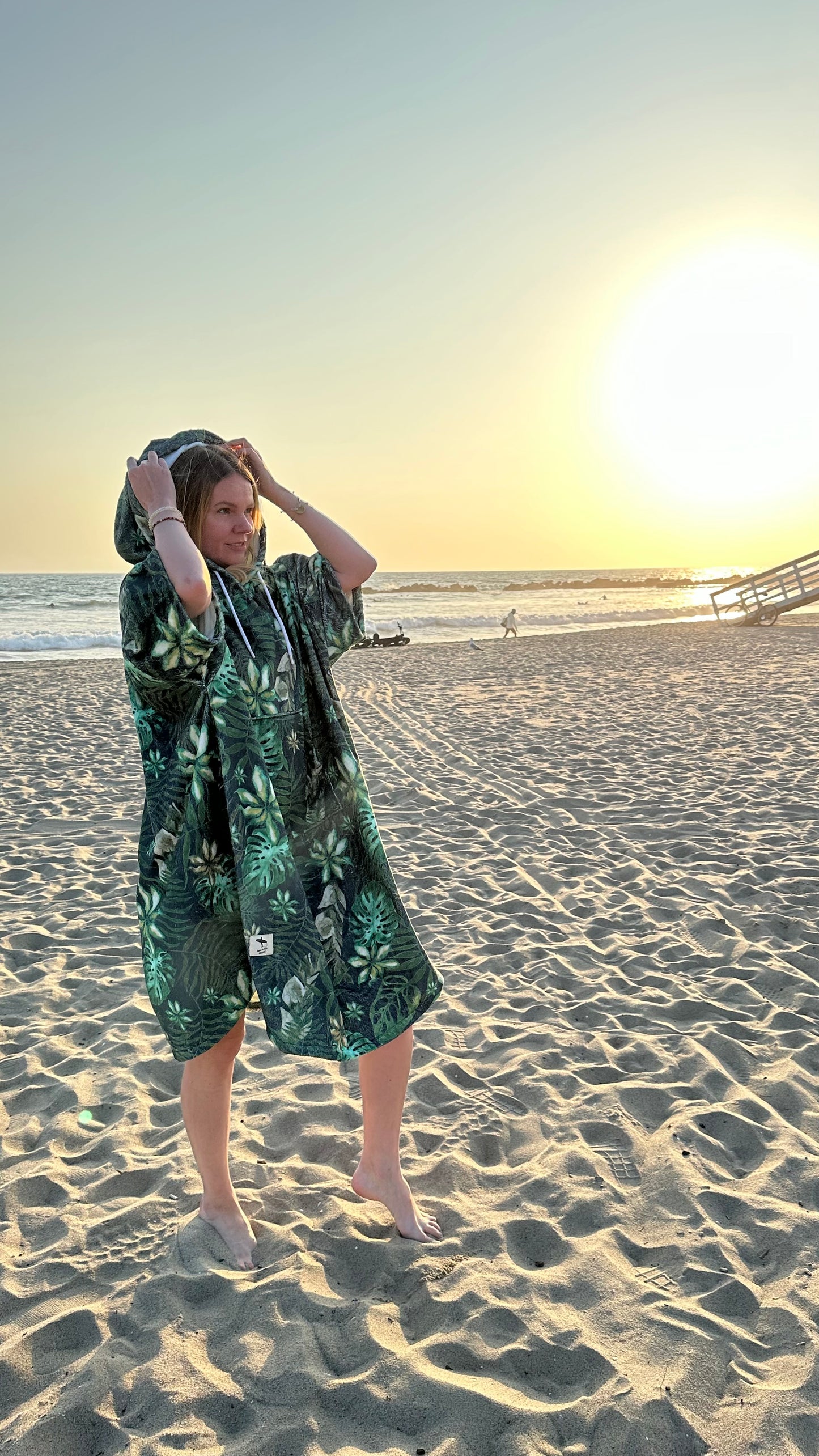 50% Cotton 50% Microfiber Premium Surf Poncho, Wetsuit Changing Beach Robe with Hood and Pocket